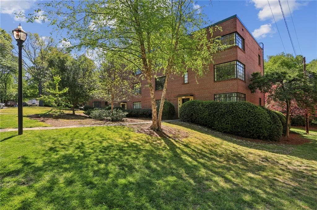 2 bedroom, 1 bathroom, 1,148 sq ft condominium for sale at 1391 Normandy Drive 1, Atlanta, GA 30306