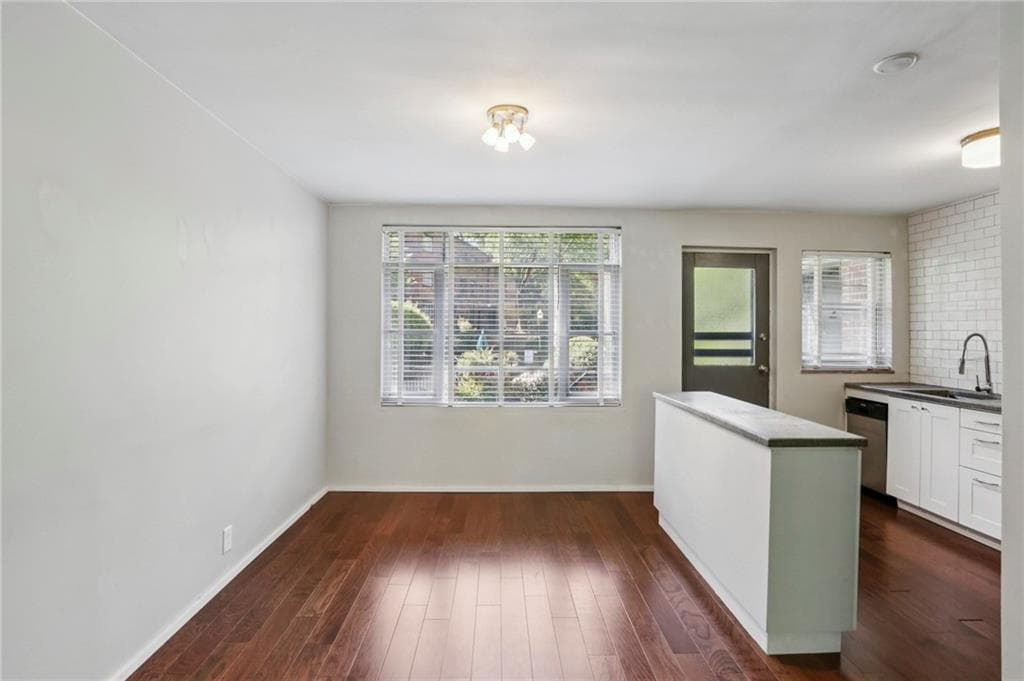 2 bedroom, 1 bathroom, 1,148 sq ft condominium for sale at 1391 Normandy Drive 1, Atlanta, GA 30306 — photo 9
