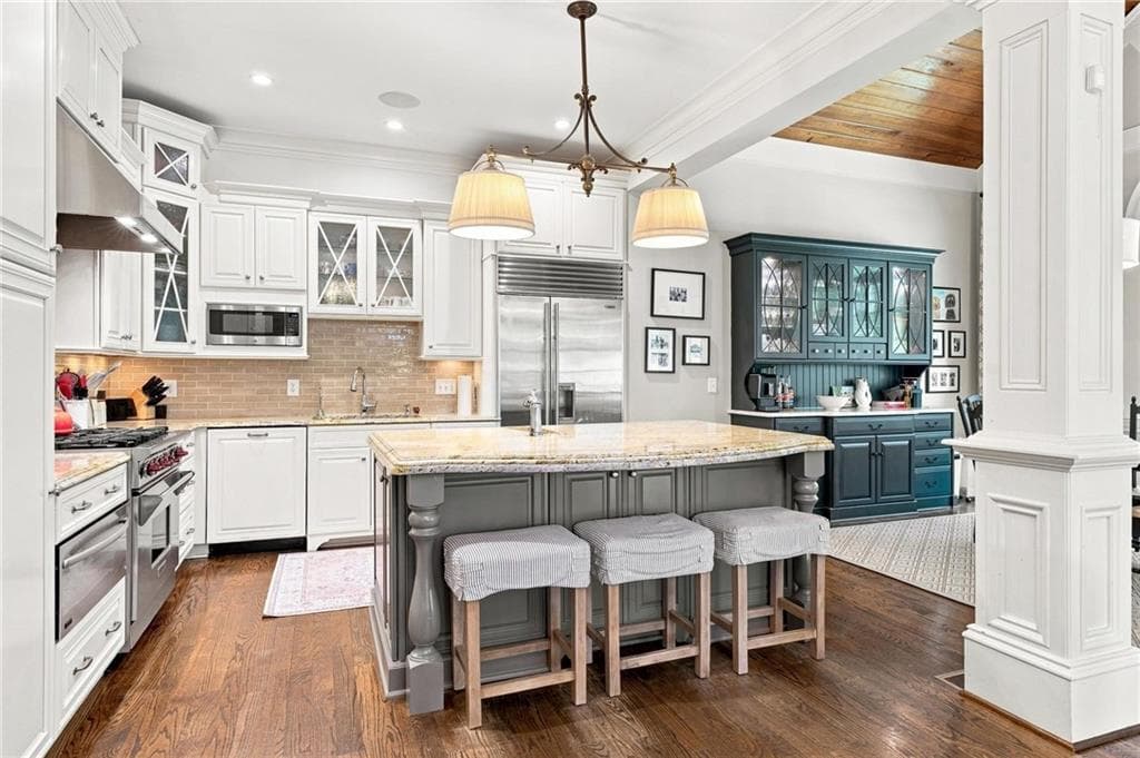 5 bedroom, 6 bathroom, 5,694 sq ft single family residence under contract at 2643 Arlene Way, Atlanta, GA 30305 — photo 10