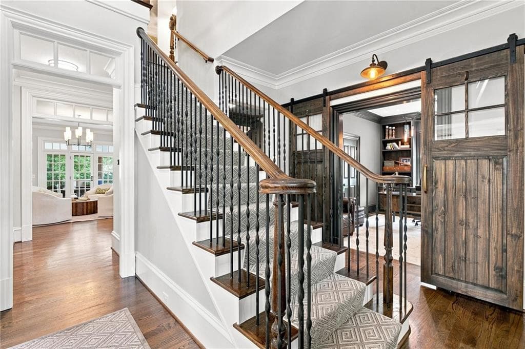 5 bedroom, 6 bathroom, 5,694 sq ft single family residence under contract at 2643 Arlene Way, Atlanta, GA 30305 — photo 3
