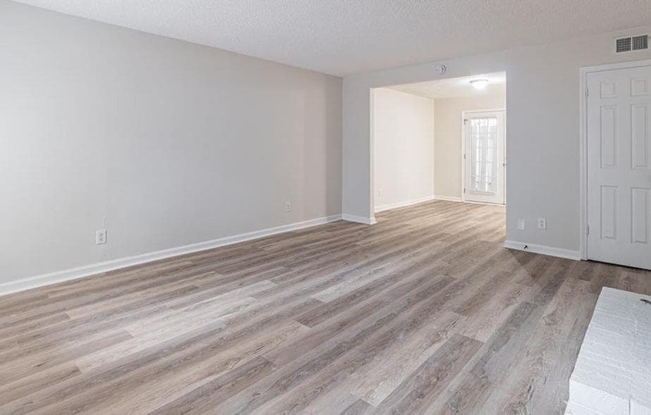 2 bedroom, 3 bathroom, 1,240 sq ft townhouse for rent at 1050 Old Holcomb Bridge Road, Roswell, GA 30076 for $1,599 a month — photo 2