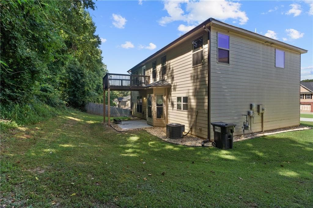 3 bedroom, 3 bathroom, 2,222 sq ft single family residence for sale at 6127 Riddle Court, Douglasville, GA 30134 — photo 5