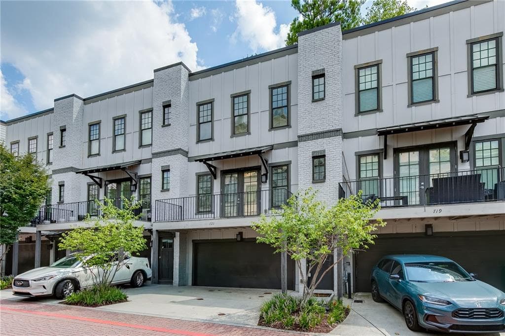 2 bedroom, 3 bathroom, 1,746 sq ft townhouse for rent at 721 Taylor Court, Atlanta, GA 30324 for $3,500 a month — photo 2