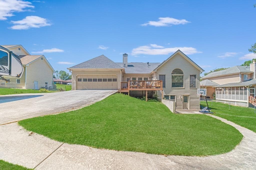 5 bedroom, 4 bathroom, 5,767 sq ft single family residence under contract at 2078 Lakewood Circle, Grayson, GA 30017 — photo 3