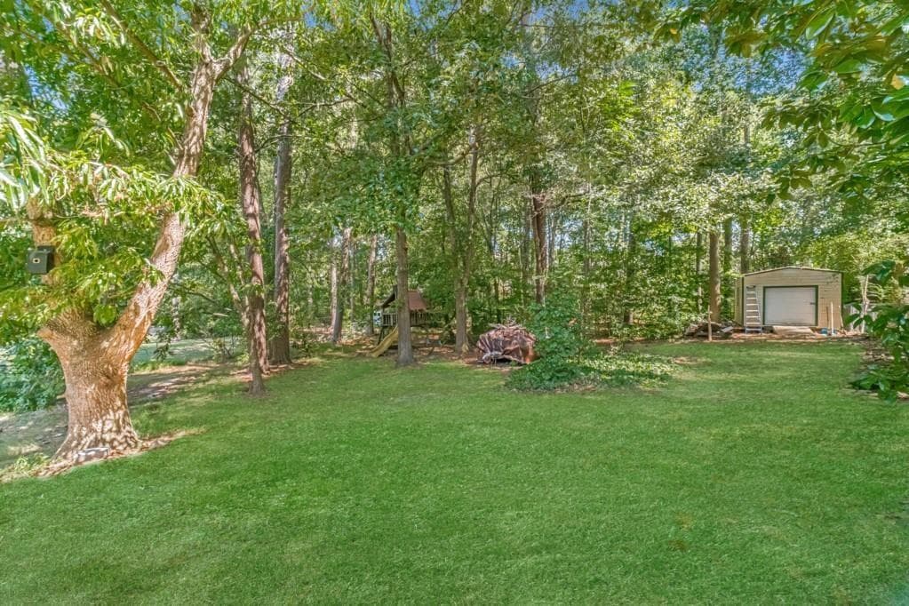 5 bedroom, 4 bathroom, 5,767 sq ft single family residence under contract at 2078 Lakewood Circle, Grayson, GA 30017 — photo 4