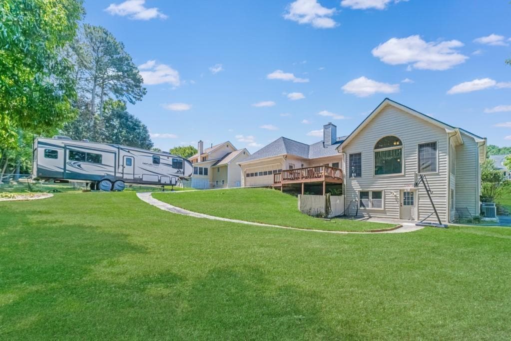 5 bedroom, 4 bathroom, 5,767 sq ft single family residence under contract at 2078 Lakewood Circle, Grayson, GA 30017 — photo 5