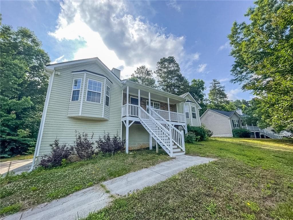 3 bedroom, 2 bathroom, 1,844 sq ft single family residence for rent at 221 Taylor Ridge Trail, Villa Rica, GA 30180 for $1,845 a month — photo 2