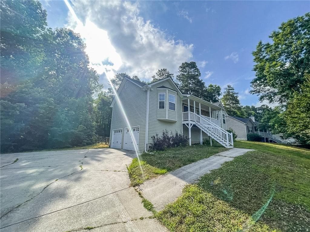 3 bedroom, 2 bathroom, 1,844 sq ft single family residence for rent at 221 Taylor Ridge Trail, Villa Rica, GA 30180 for $1,845 a month — photo 3