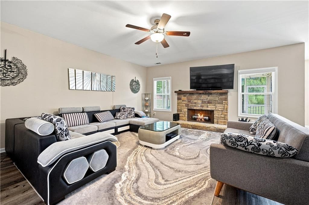 4 bedroom, 3 bathroom, 2,239 sq ft single family residence for sale at 6314 Woodland Station Drive, Lula, GA 30554 — photo 4