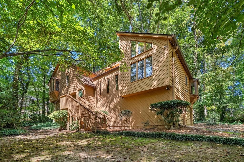 3 bedroom, 3 bathroom, 2,274 sq ft single family residence for sale at 3390 Woodrun Trail, Marietta, GA 30062