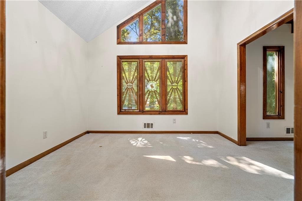 3 bedroom, 3 bathroom, 2,274 sq ft single family residence for sale at 3390 Woodrun Trail, Marietta, GA 30062 — photo 9