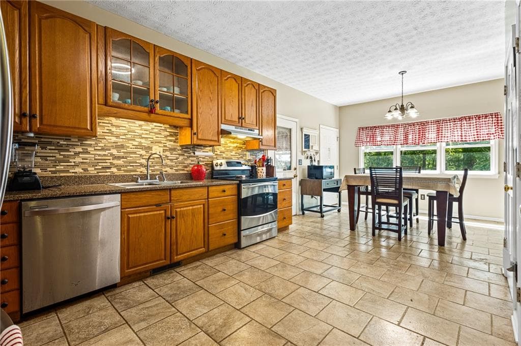 4 bedroom, 5 bathroom, 4,090 sq ft single family residence for sale at 4433 Highway 212, Covington, GA 30016 — photo 4