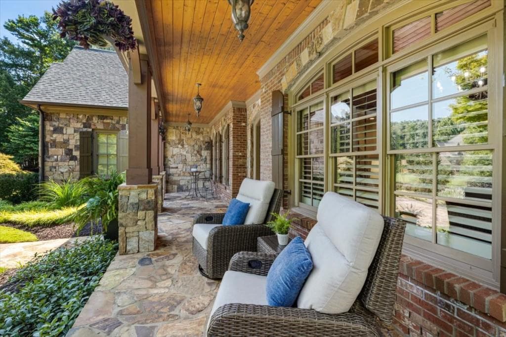 6 bedroom, 8 bathroom, 8,311 sq ft single family residence for sale at 1310 Cashiers Way, Roswell, GA 30075 — photo 10
