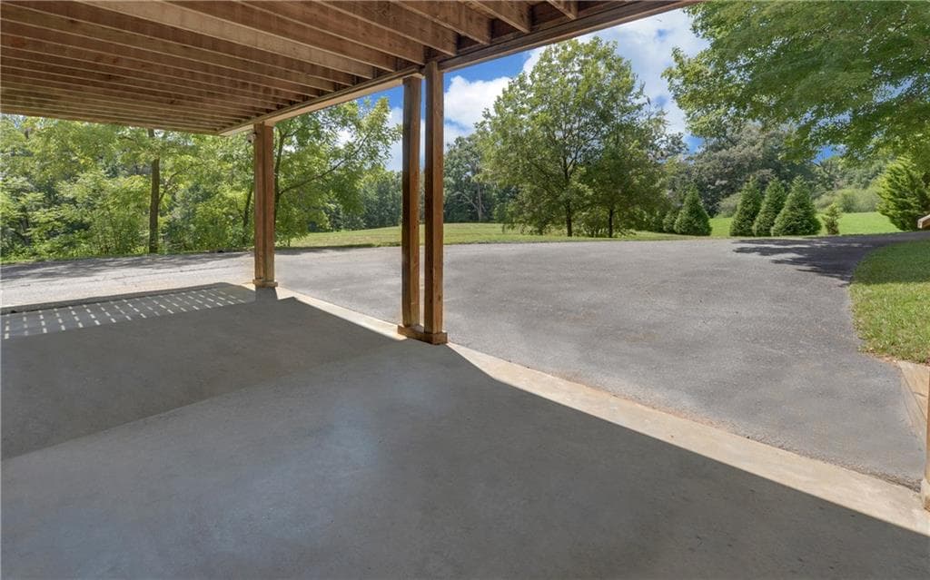 3 bedroom, 2 bathroom, 2,736 sq ft single family residence for sale at 140 Tranquility Drive, Demorest, GA 30535 — photo 5