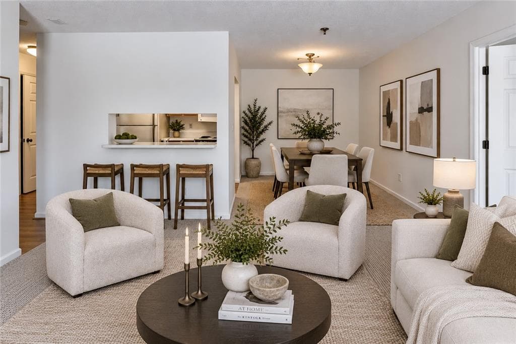 2 bedroom, 2 bathroom, 1,070 sq ft condominium for sale at 300 Johnson Ferry Road B315, Sandy Springs, GA 30328 — photo 4