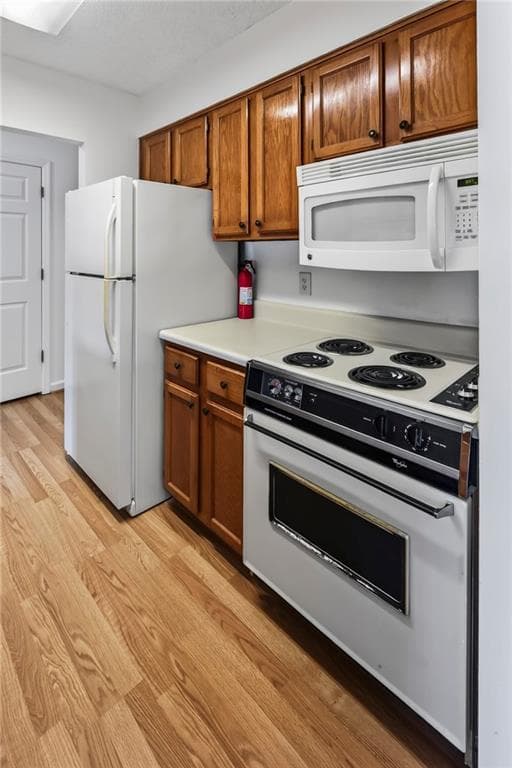 2 bedroom, 2 bathroom, 1,070 sq ft condominium for sale at 300 Johnson Ferry Road B315, Sandy Springs, GA 30328 — photo 9