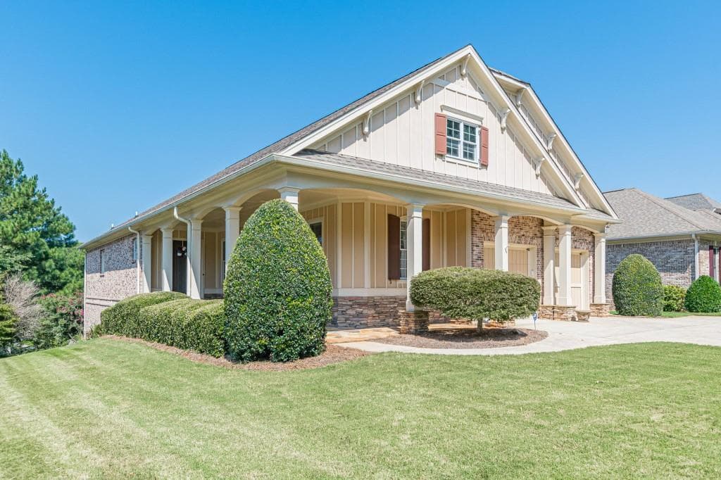 5 bedroom, 4 bathroom, 3,724 sq ft single family residence for sale at 5926 Hogans Way, Douglasville, GA 30135 — photo 2