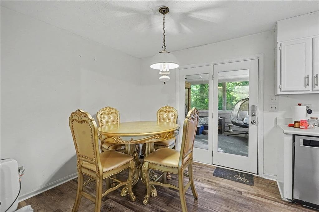 3 bedroom, 2 bathroom, 1,872 sq ft single family residence for sale at 3950 Rocmar Drive, Snellville, GA 30039 — photo 8