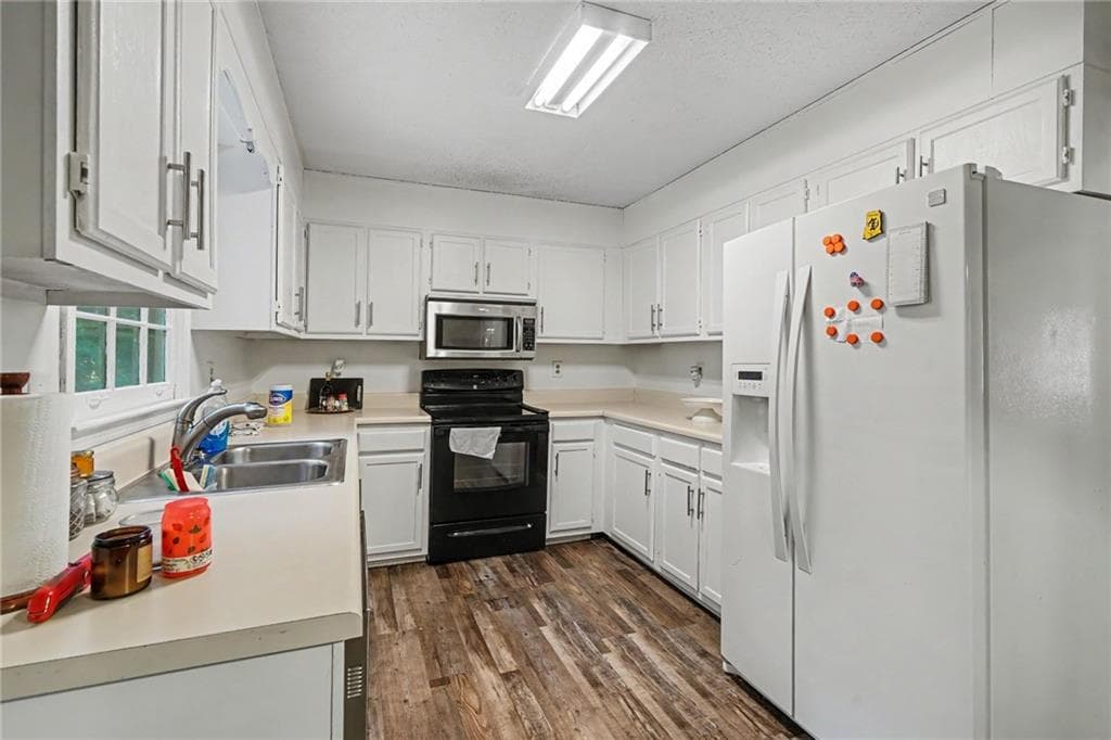 3 bedroom, 2 bathroom, 1,872 sq ft single family residence for sale at 3950 Rocmar Drive, Snellville, GA 30039 — photo 9