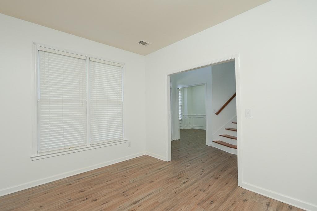4 bedroom, 3 bathroom, 2,347 sq ft single family residence for sale at 5544 White Cedar Terrace, Sugar Hill, GA 30518 — photo 4