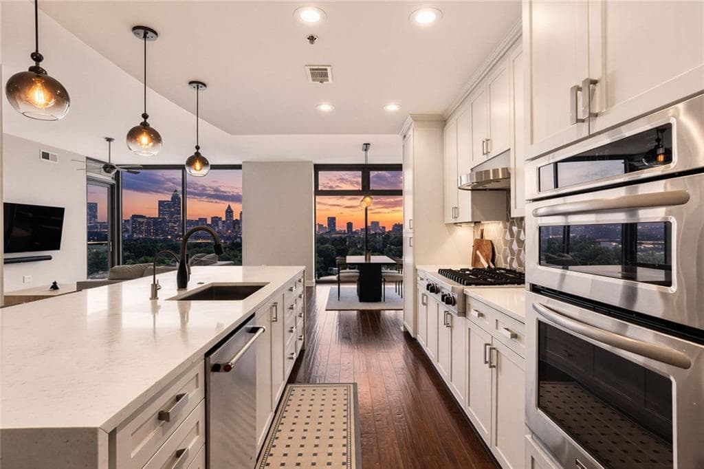 2 bedroom, 3 bathroom, 1,828 sq ft condominium for sale at 270 17th Street 1403, Atlanta, GA 30363 — photo 1 of 64