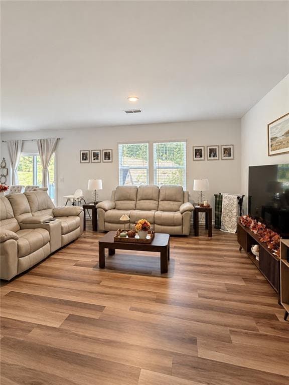 4 bedroom, 3 bathroom, 2,072 sq ft single family residence for rent at 2945 Salinger Way, Gainesville, GA 30507 for $2,350 a month — photo 4