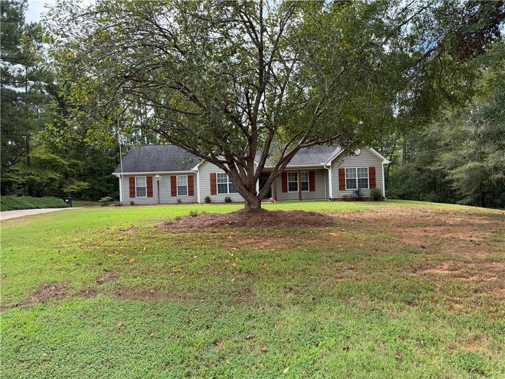 3 bedroom, 2 bathroom, 1,326 sq ft single family residence for sale at 301 Wolf Creek Place, Locust Grove, GA 30248 — photo 2