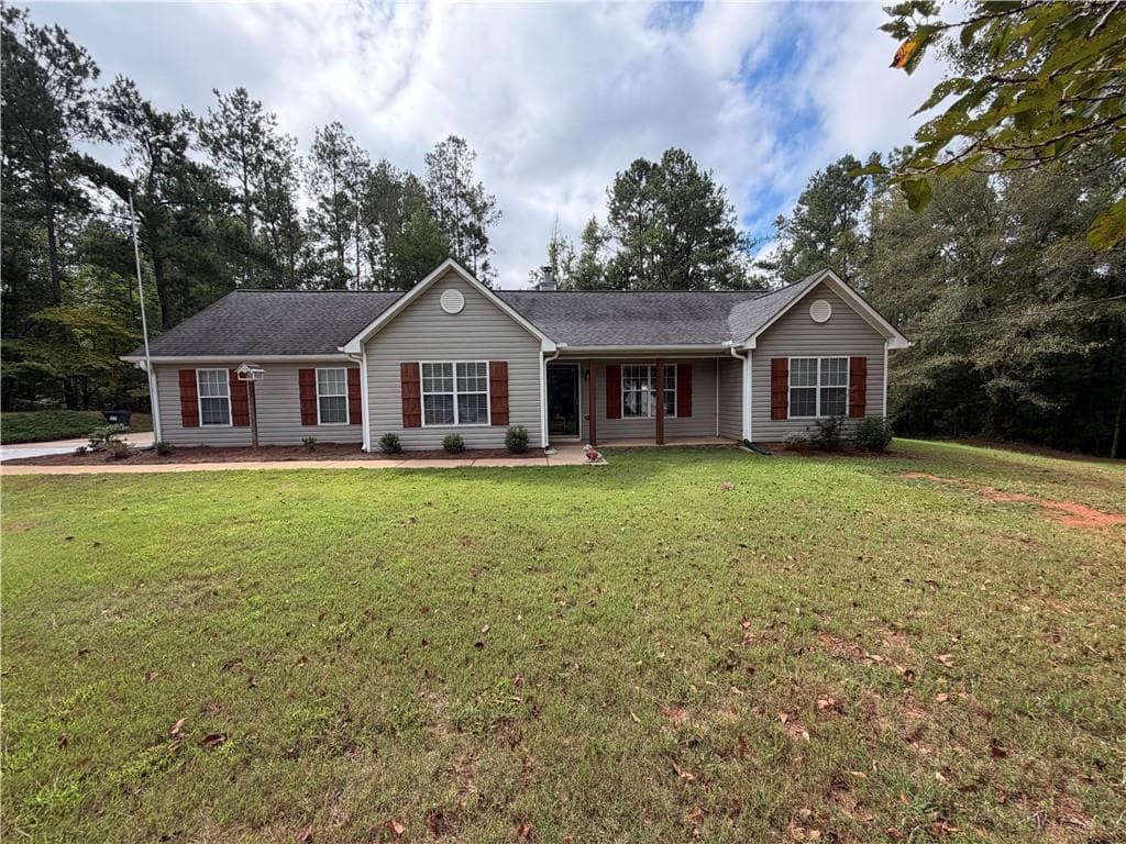 3 bedroom, 2 bathroom, 1,326 sq ft single family residence for sale at 301 Wolf Creek Place, Locust Grove, GA 30248 — photo 3