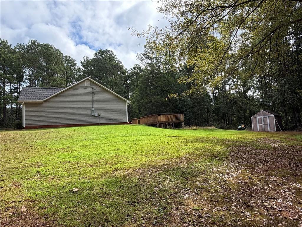 3 bedroom, 2 bathroom, 1,326 sq ft single family residence for sale at 301 Wolf Creek Place, Locust Grove, GA 30248 — photo 4