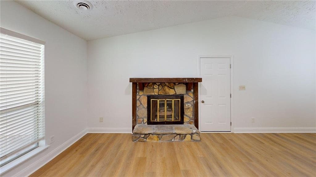 3 bedroom, 2 bathroom, 1,118 sq ft single family residence under contract at 42 Skylark Lane, Jonesboro, GA 30238 — photo 4
