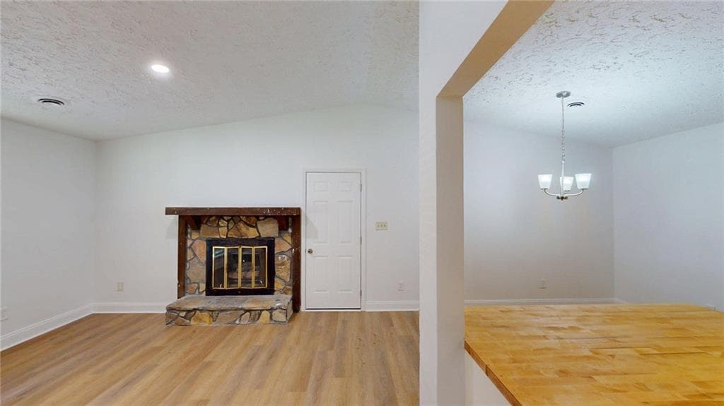 3 bedroom, 2 bathroom, 1,118 sq ft single family residence under contract at 42 Skylark Lane, Jonesboro, GA 30238 — photo 6