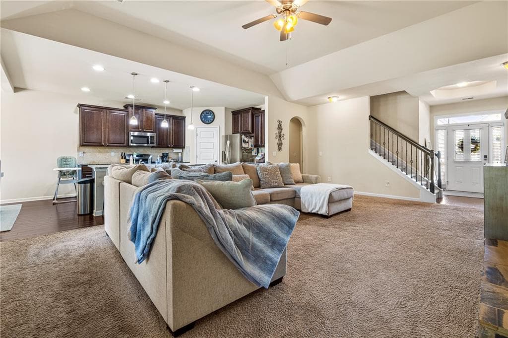 4 bedroom, 2 bathroom, 2,369 sq ft single family residence for sale at 2208 Medlock Lane, Mcdonough, GA 30253 — photo 4