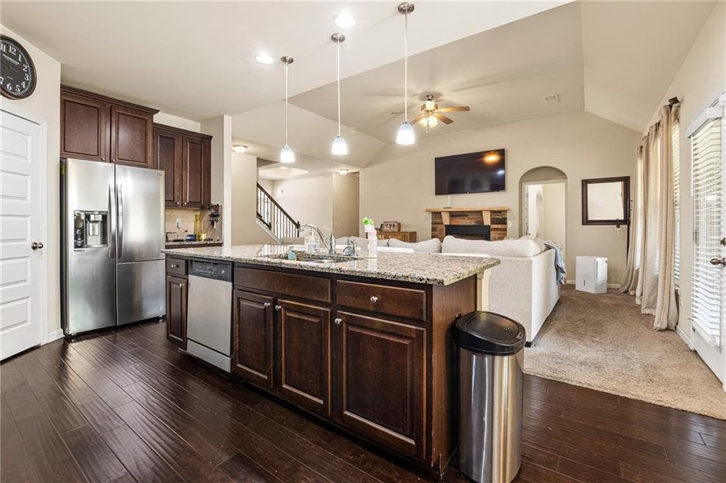 4 bedroom, 2 bathroom, 2,369 sq ft single family residence for sale at 2208 Medlock Lane, Mcdonough, GA 30253 — photo 5
