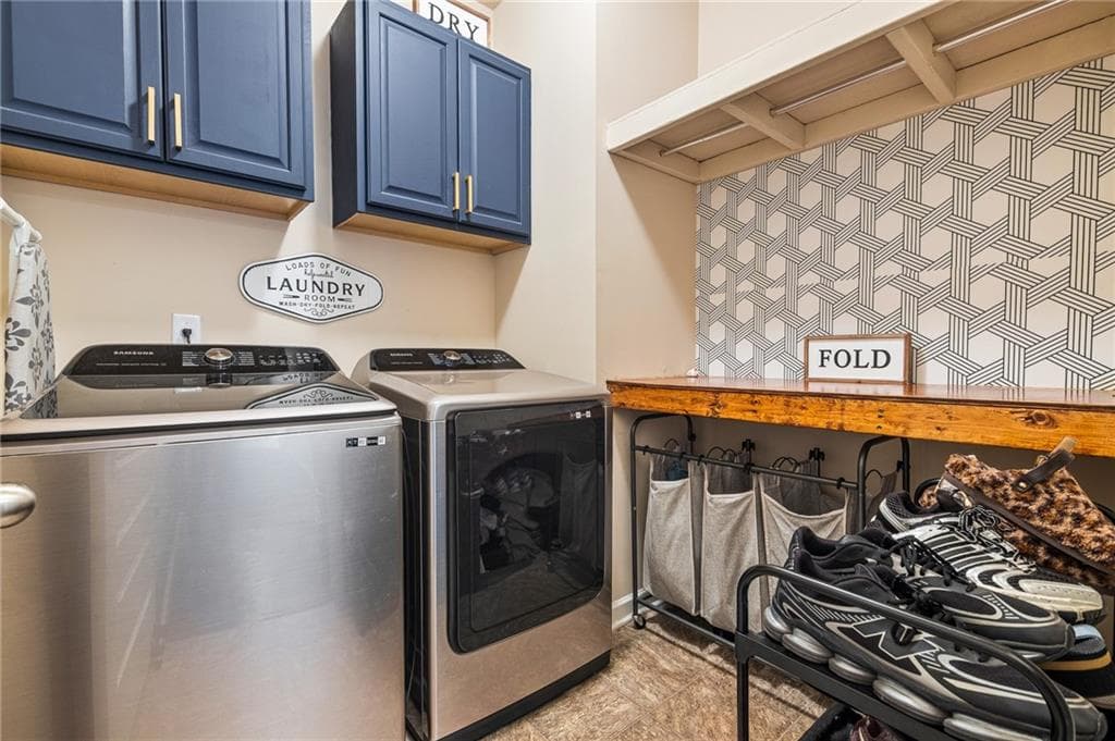 4 bedroom, 2 bathroom, 2,369 sq ft single family residence for sale at 2208 Medlock Lane, Mcdonough, GA 30253 — photo 9
