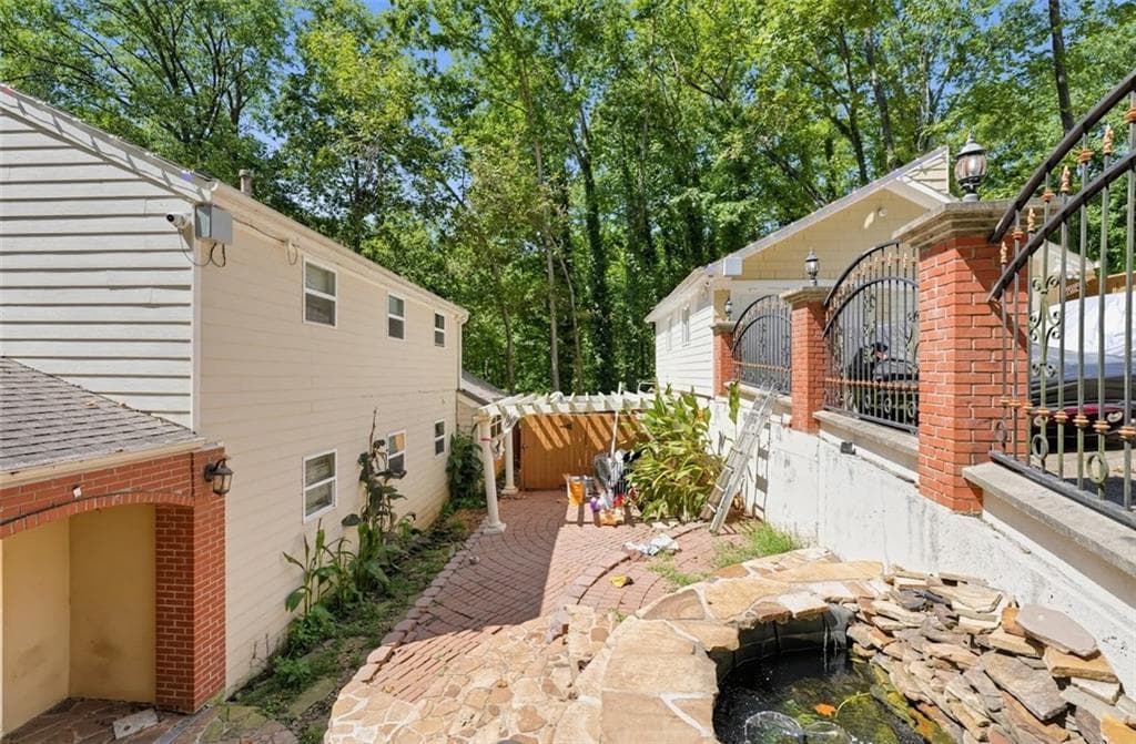 4 bedroom, 4 bathroom, 2,708 sq ft single family residence for sale at 355 Nottingham Drive, Marietta, GA 30066 — photo 3