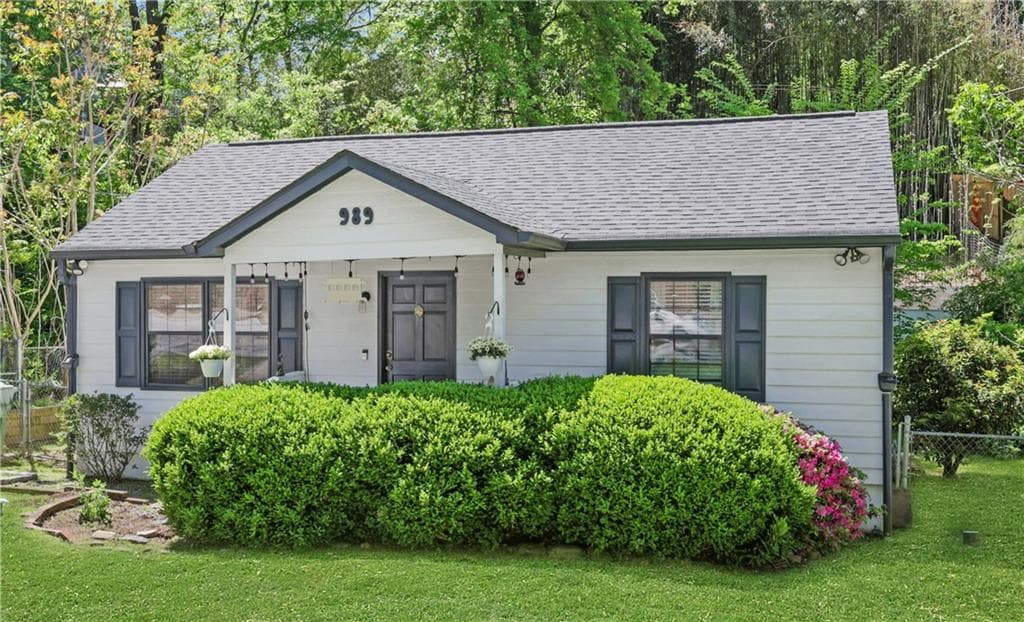 2 bedroom, 1 bathroom, 976 sq ft single family residence for sale at 989 Ormewood Avenue, Atlanta, GA 30316