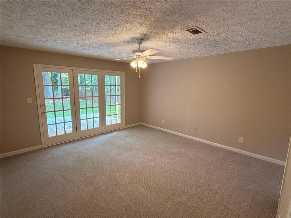 3 bedroom, 2 bathroom, 1,646 sq ft single family residence under contract at 2002 Arbor Forest Drive, Marietta, GA 30064 — photo 4