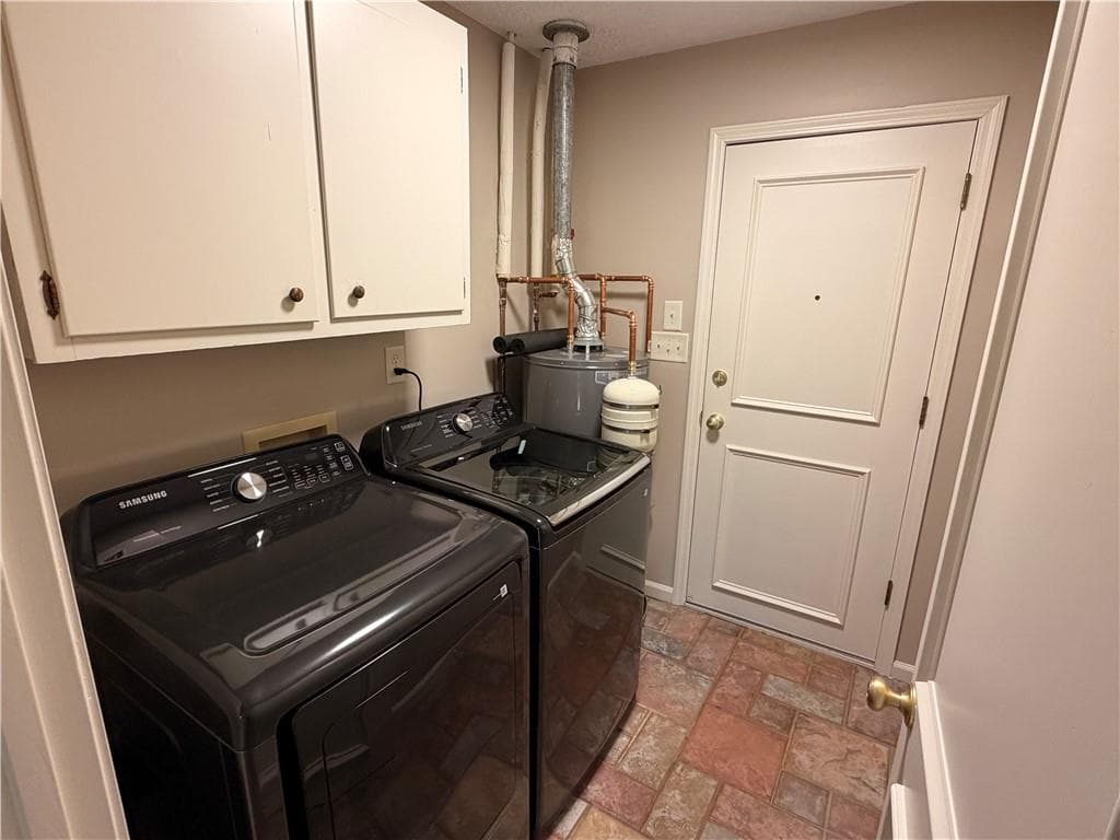 3 bedroom, 2 bathroom, 1,646 sq ft single family residence under contract at 2002 Arbor Forest Drive, Marietta, GA 30064 — photo 8