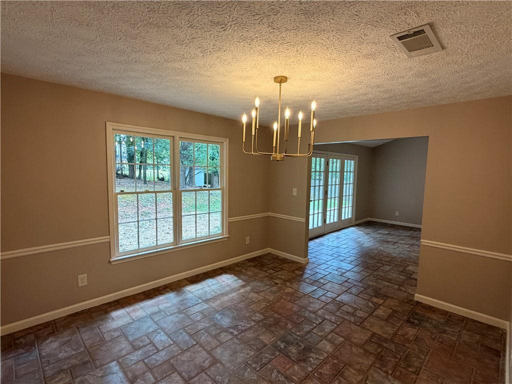 3 bedroom, 2 bathroom, 1,646 sq ft single family residence under contract at 2002 Arbor Forest Drive, Marietta, GA 30064 — photo 9