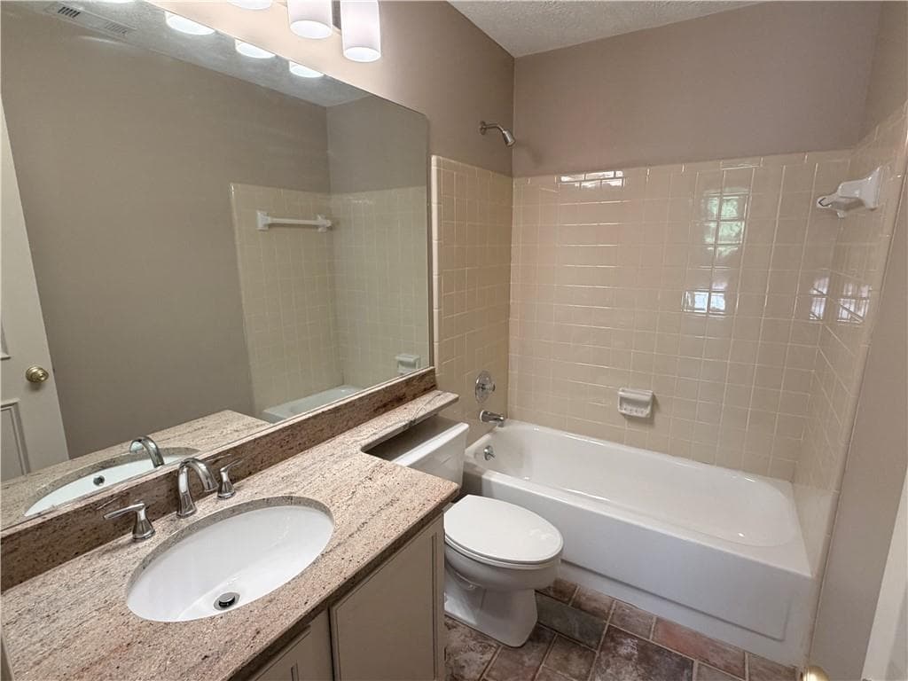 3 bedroom, 2 bathroom, 1,646 sq ft single family residence under contract at 2002 Arbor Forest Drive, Marietta, GA 30064 — photo 10