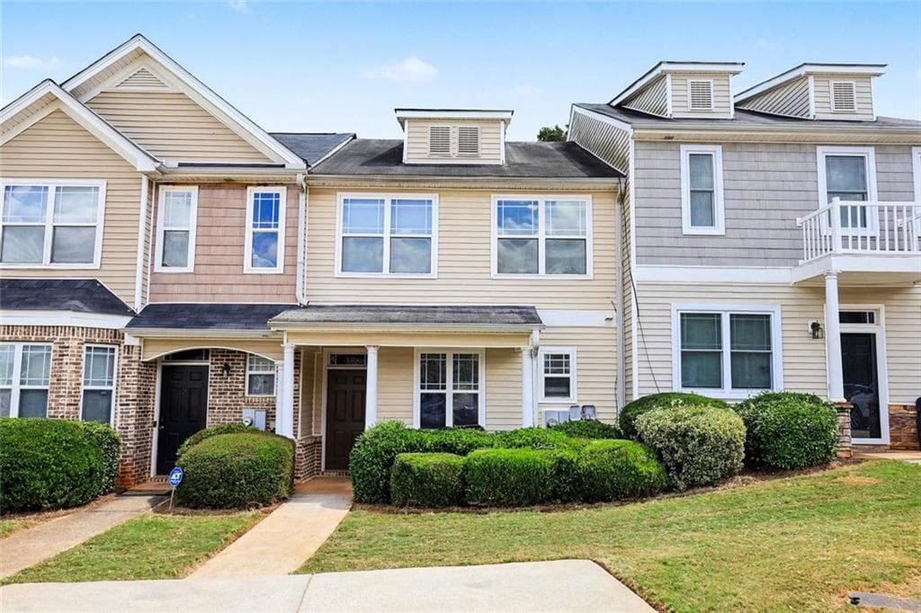 3 bedroom, 3 bathroom, 1,348 sq ft townhouse for sale at 6404 Ellenwood Drive, Rex, GA 30273