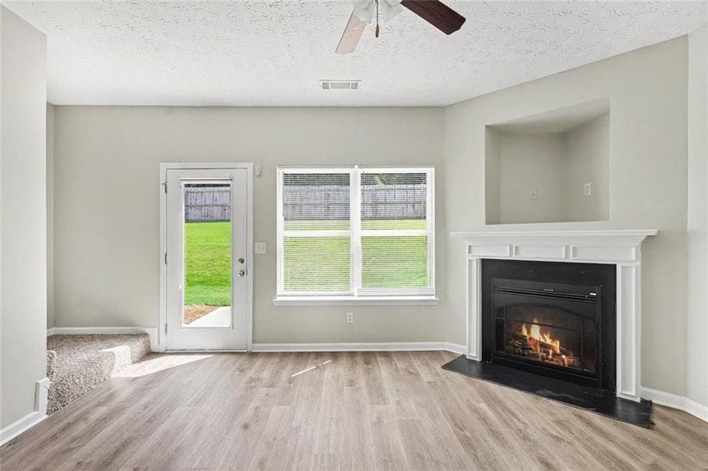 3 bedroom, 3 bathroom, 1,348 sq ft townhouse for sale at 6404 Ellenwood Drive, Rex, GA 30273 — photo 8