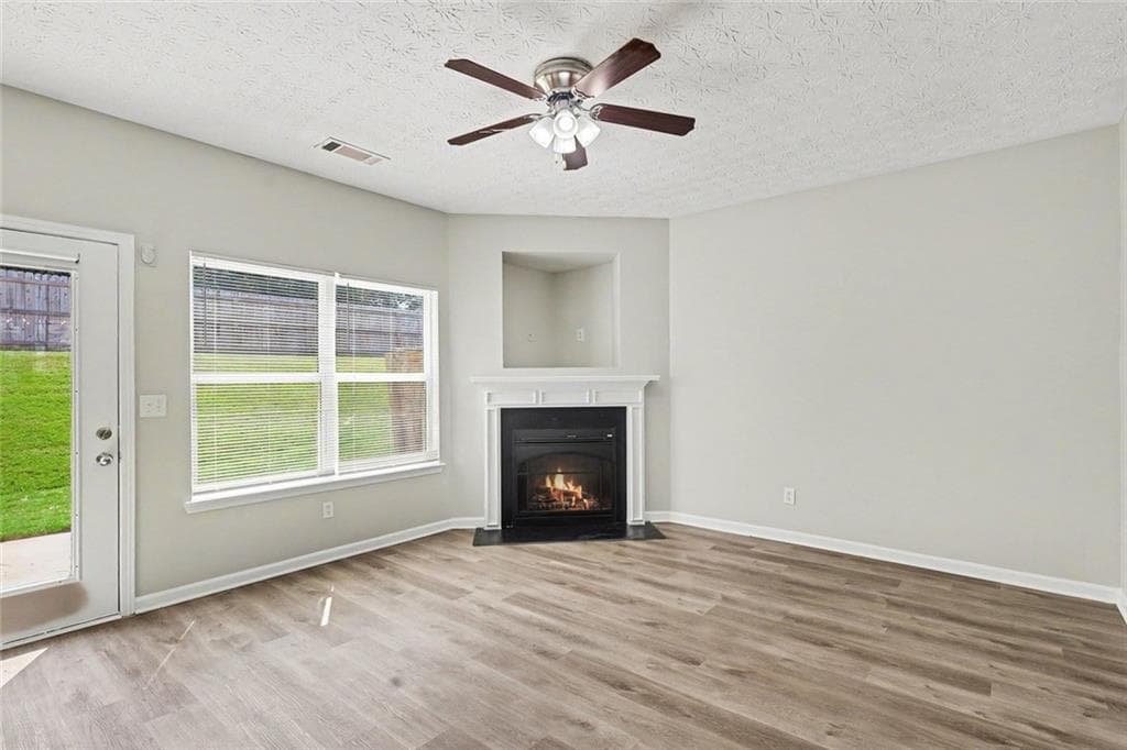 3 bedroom, 3 bathroom, 1,348 sq ft townhouse for sale at 6404 Ellenwood Drive, Rex, GA 30273 — photo 9