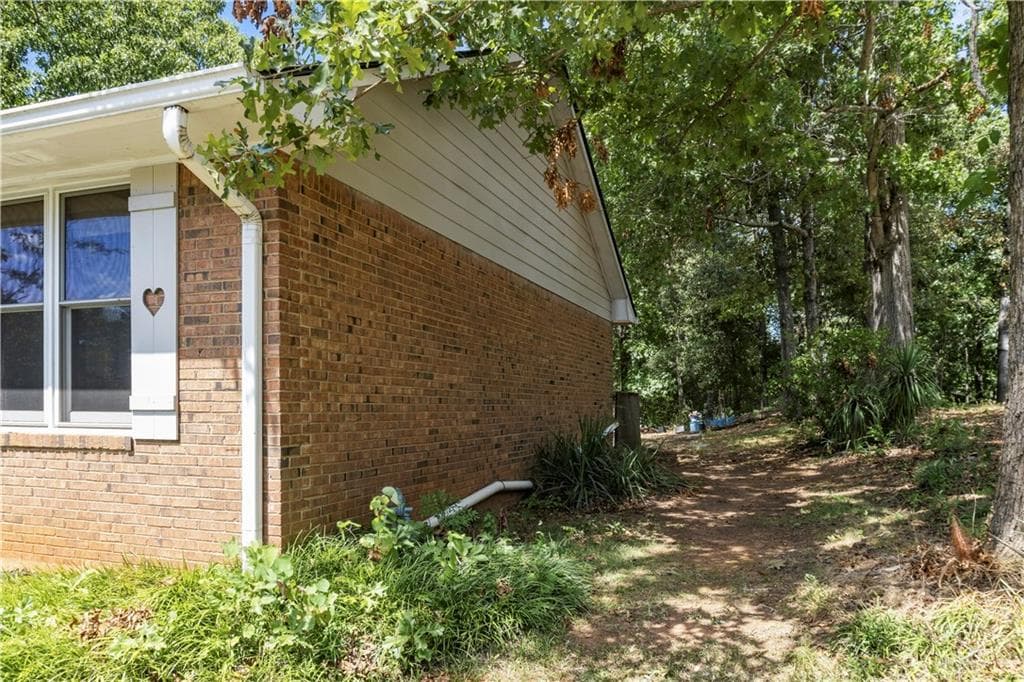 4 bedroom, 3 bathroom, 2,400 sq ft single family residence for sale at 1788 Brandy Woods Drive, Conyers, GA 30013 — photo 4