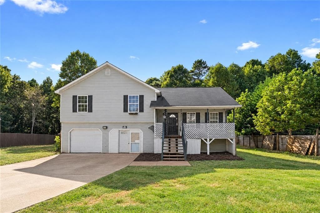 3 bedroom, 2 bathroom, 1,272 sq ft single family residence for sale at 530 Woodwind Drive, Rockmart, GA 30153 — photo 1 of 23