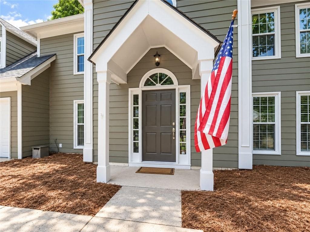4 bedroom, 3 bathroom, 2,224 sq ft single family residence under contract at 5265 N Hillbrooke Trace, Johns Creek, GA 30005 — photo 2