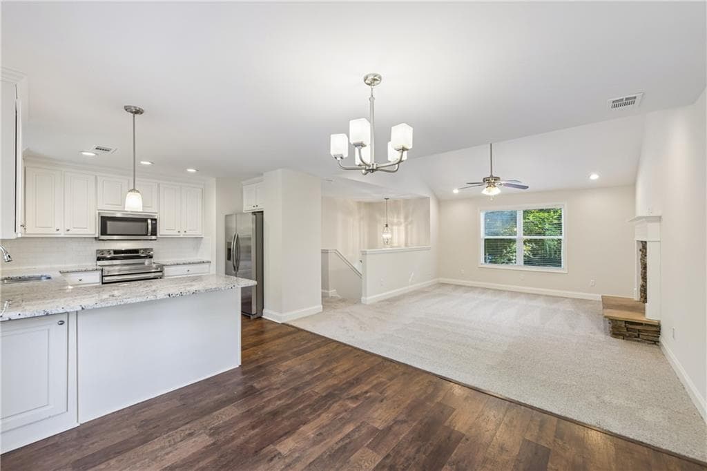 3 bedroom, 3 bathroom, 1,324 sq ft single family residence under contract at 3983 Fraser Circle, Gainesville, GA 30506 — photo 6