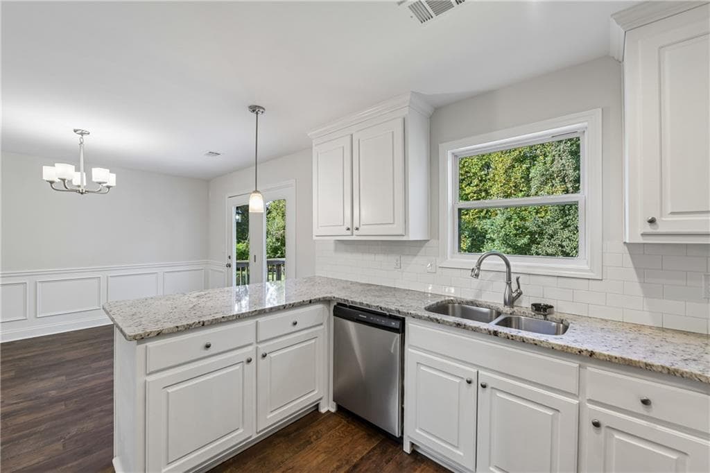 3 bedroom, 3 bathroom, 1,324 sq ft single family residence under contract at 3983 Fraser Circle, Gainesville, GA 30506 — photo 9