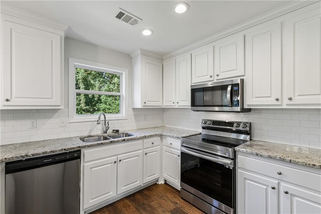 3 bedroom, 3 bathroom, 1,324 sq ft single family residence under contract at 3983 Fraser Circle, Gainesville, GA 30506 — photo 10
