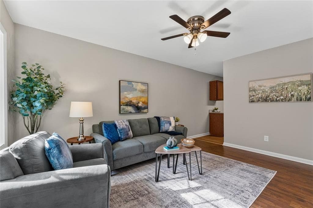 4 bedroom, 1 bathroom, 1,079 sq ft single family residence under contract at 6177 Crestview Lane, Forest Park, GA 30297 — photo 8